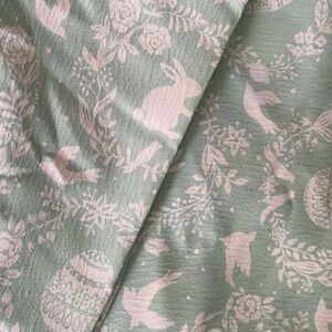 Easter Tablecloth; 60x120
Seats 10-12